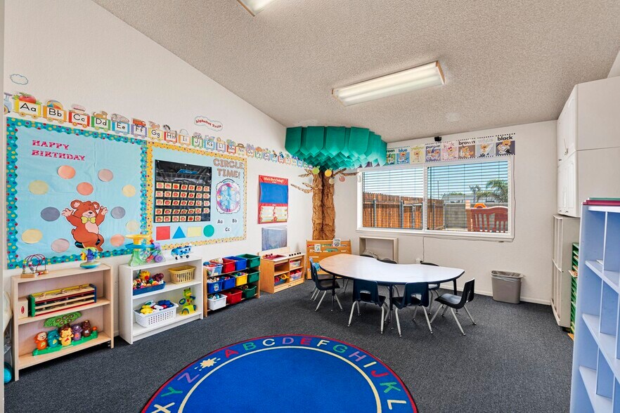 More Photos Of 12883 Amethyst Rd, Victorville Daycare Center For Sale