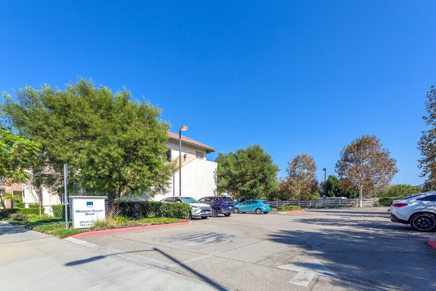 More Photos Of 9116 Sunland Blvd, Sun Valley Medical For Sale