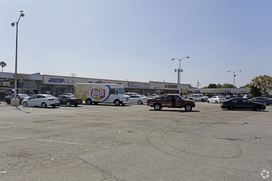 More Photos Of 3880-3930 W Rosecrans Ave, Hawthorne Unknown For Lease