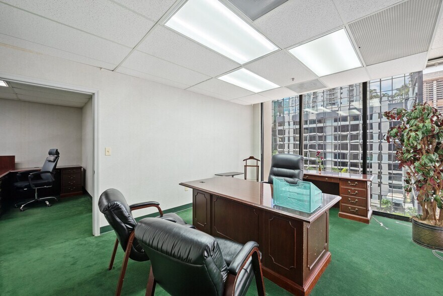 More Photos Of 1110 Brickell Ave, Miami Office For Lease