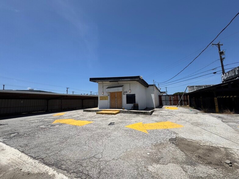 More Photos Of 2130 Austin Hwy, San Antonio General Retail For Sale
