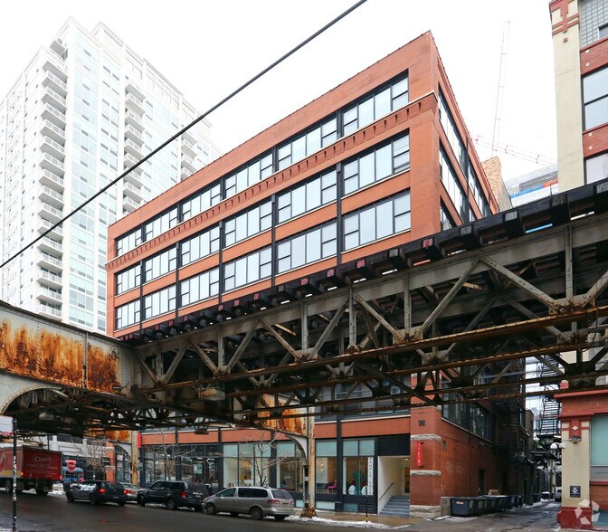 More Photos Of 303 W Erie St, Chicago Office For Lease