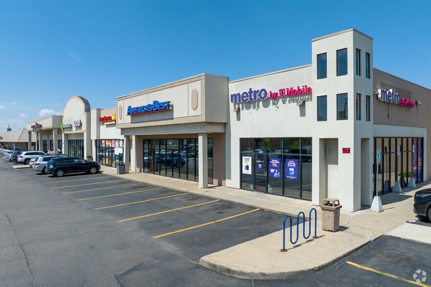 Primary Photo Of 25005-25029 Van Dyke Ave, Center Line Freestanding For Lease