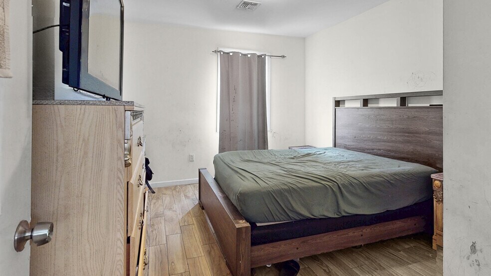 More Photos Of 433 Elizabeth Ave, Elizabeth Storefront Retail Residential For Sale