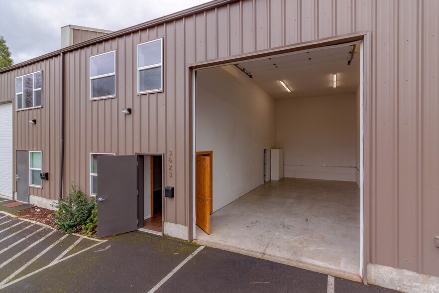 More Photos Of 3603-3633 Candlewood Ct NE, Keizer Warehouse For Sale