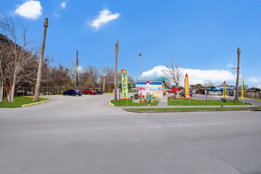 More Photos Of 2627 Allen Genoa Rd, Pasadena Carwash For Sale