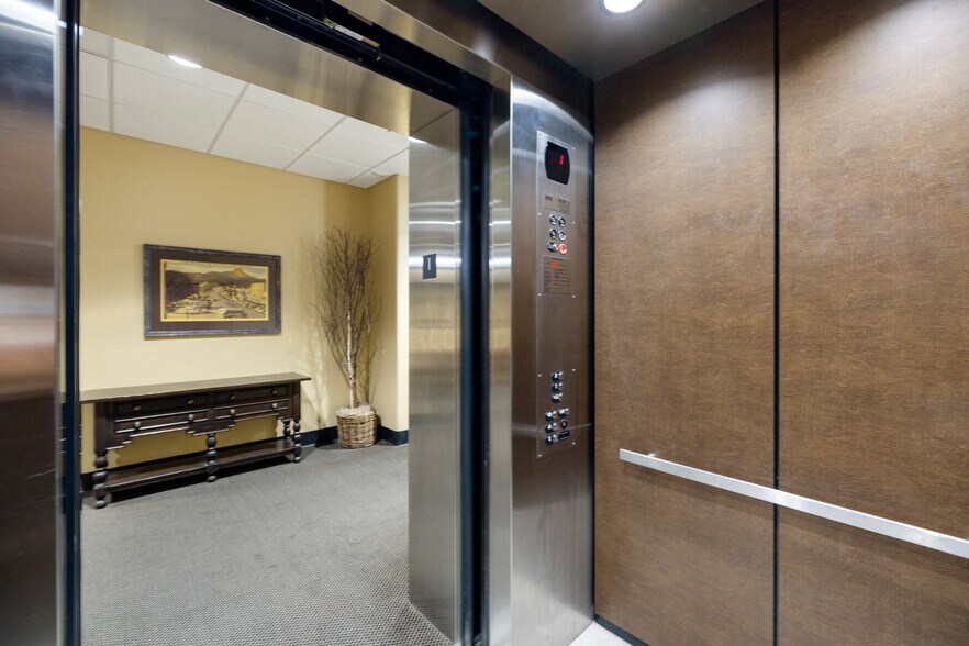 More Photos Of 325 W Gurley St, Prescott Office For Sale