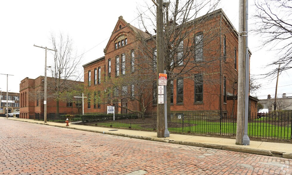 More Photos Of 1320 Sumner Ct, Cleveland Office For Lease