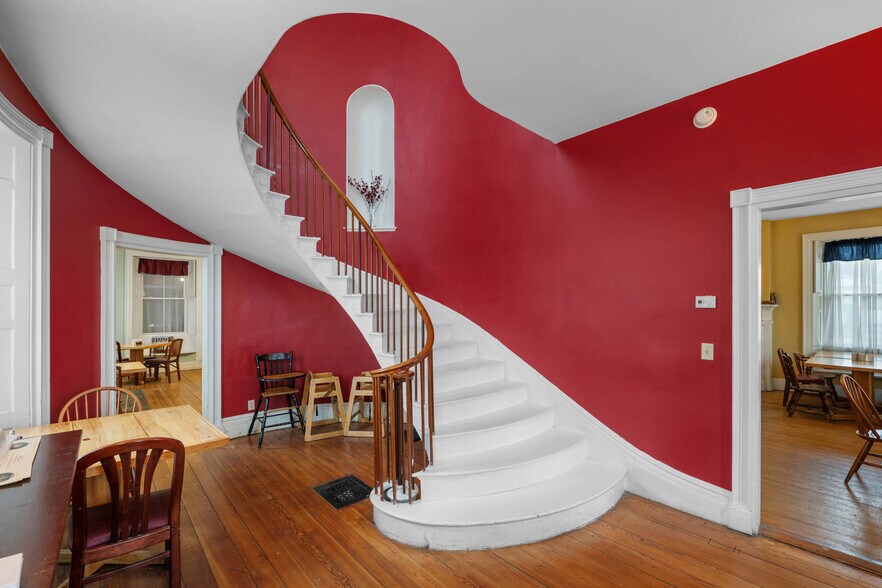 More Photos Of 122 Main St, Charlestown Restaurant For Sale
