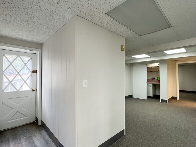 More Photos Of 265 Winn St, Burlington Office Residential For Lease