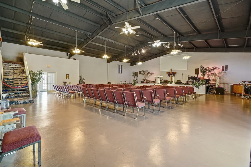 More Photos Of 13712 Rankin Cir, Houston Religious Facility For Sale
