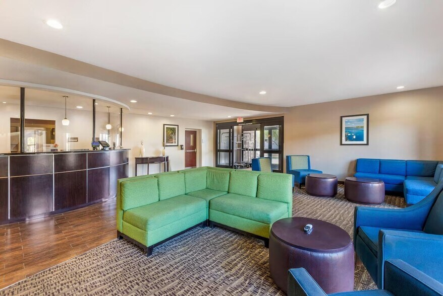 More Photos Of 700 W Donlon St, Blythe Hotel For Sale