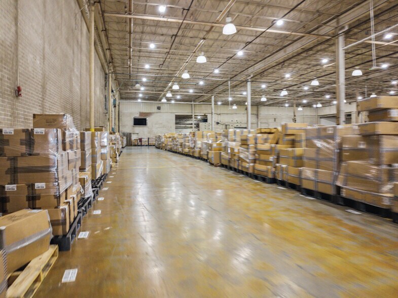 More Photos Of 715 E 2nd St, Stevenson Warehouse For Sale