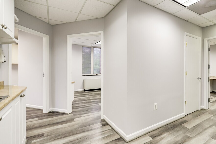 More Photos Of 611 S Carlin Springs Rd, Arlington Medical For Sale