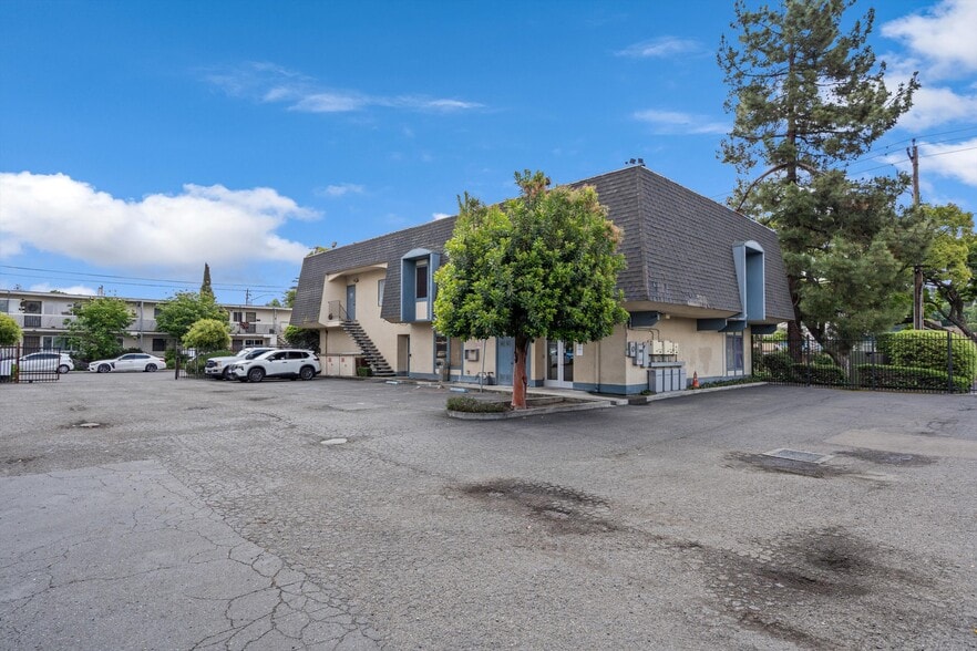 More Photos Of 1866 B St, Hayward Medical For Sale