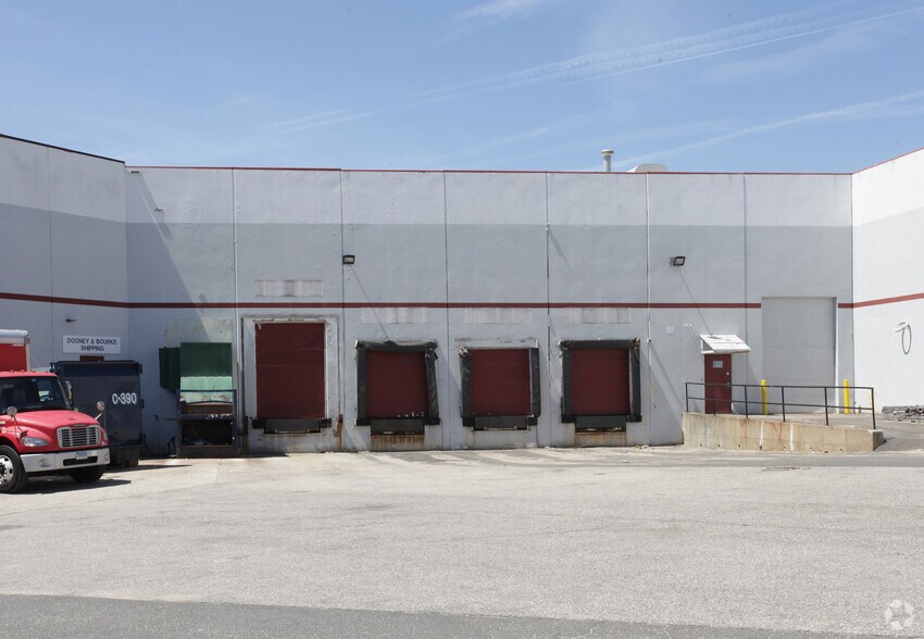 More Photos Of 15 Executive Blvd, Orange Warehouse For Lease
