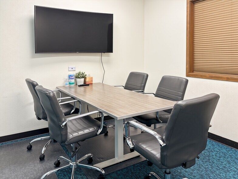 More Photos Of 8350 W Grandridge Blvd, Kennewick Coworking Space