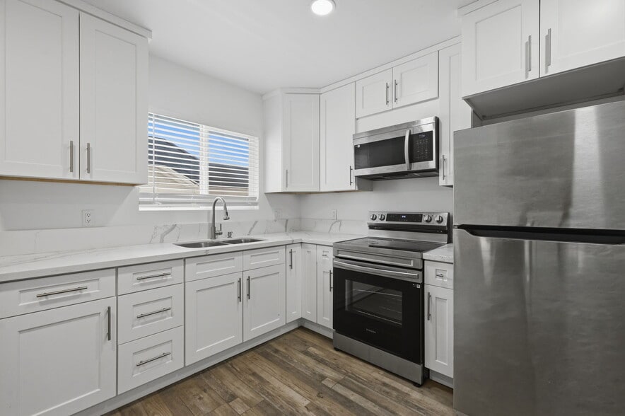 More Photos Of 2005 Highland Ave, National City Apartments For Sale