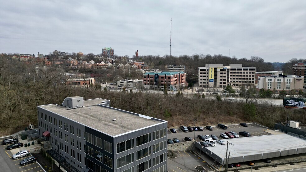 More Photos Of 2055 Reading Rd, Cincinnati Medical For Lease