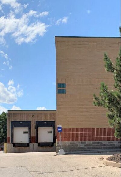 More Photos Of 17295 W Capitol Dr, Brookfield Storefront For Lease