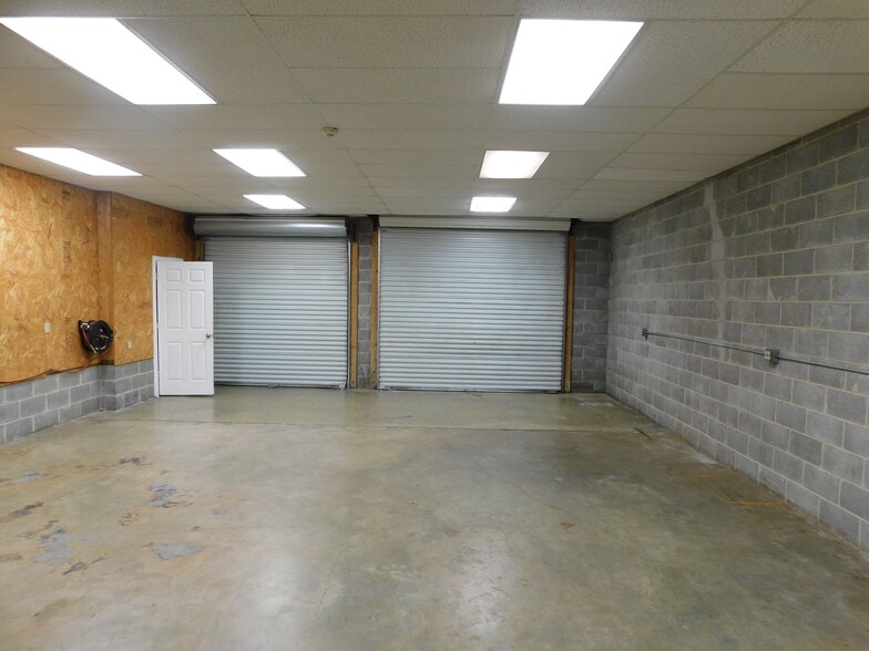 More Photos Of 2016 Dayton Blvd, Chattanooga Light Distribution For Lease