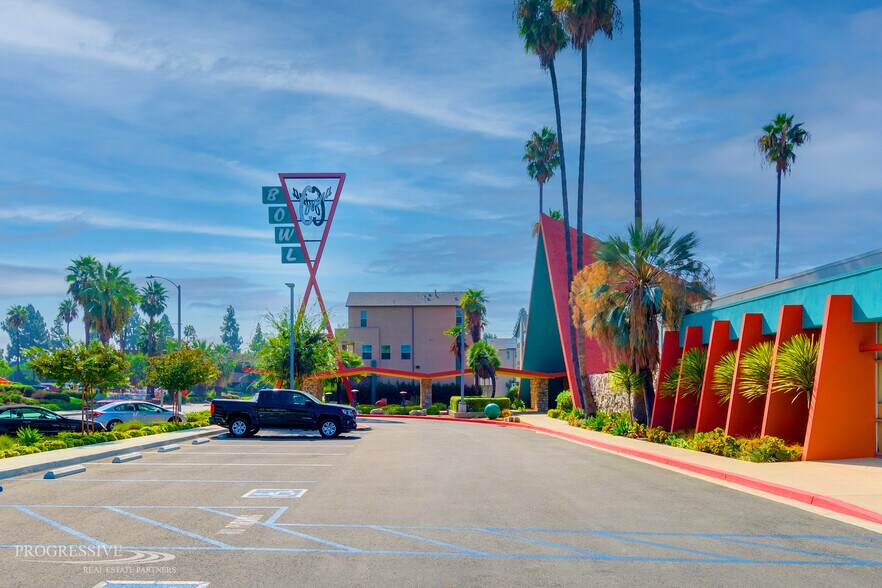 More Photos Of 1060 W San Bernardino Rd, Covina Storefront Retail Office For Sale