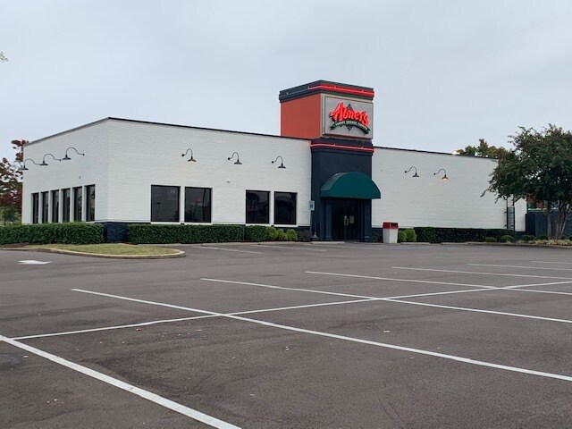 More Photos Of 1134-1150 N Germantown Pky, Cordova Unknown For Lease