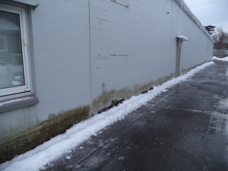 More Photos Of 92 Londonderry Tpke, Manchester Auto Dealership For Sale