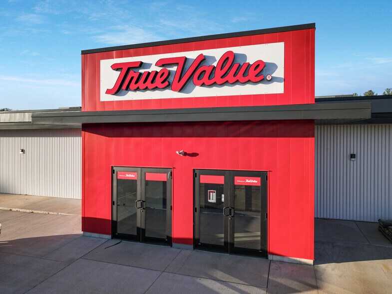 More Photos Of 1124 Hammond Ave, Rice Lake Freestanding For Lease