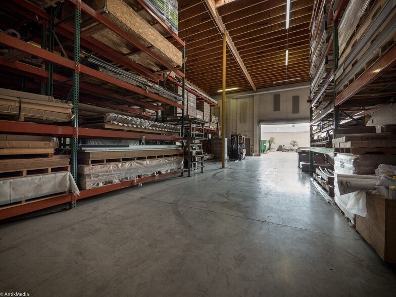 More Photos Of 1730 W Buchanan St, Phoenix Warehouse For Lease