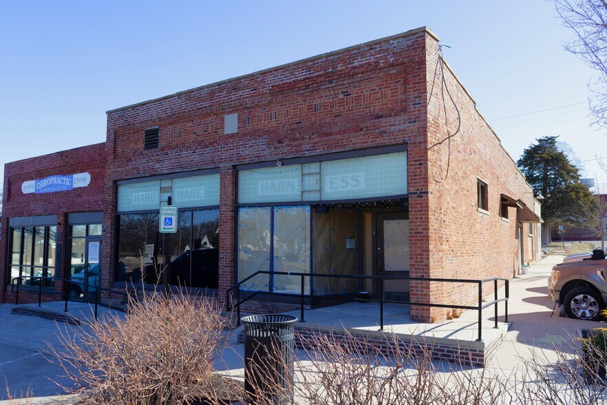 Primary Photo Of 19 S Broadway St, Louisburg Bar For Lease