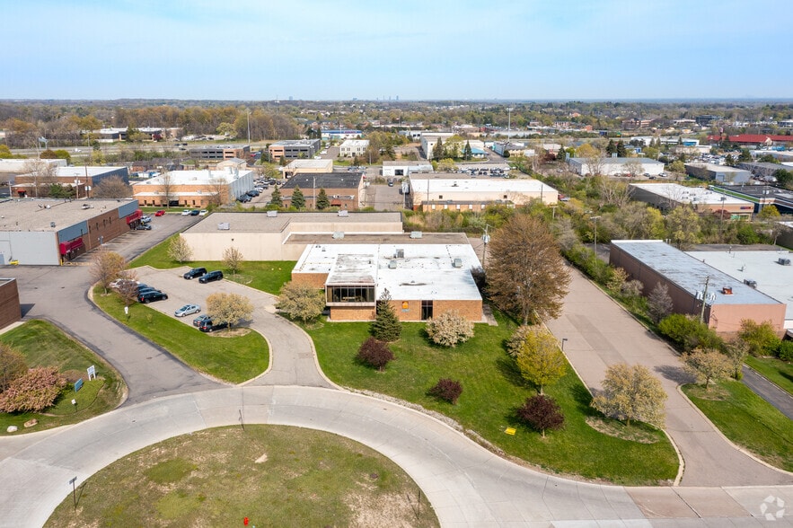 More Photos Of 24700 Crestview Ct, Farmington Hills Warehouse For Sale
