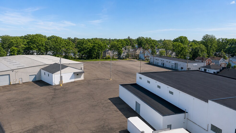 More Photos Of 17 Wood St, West Haven Unknown For Lease