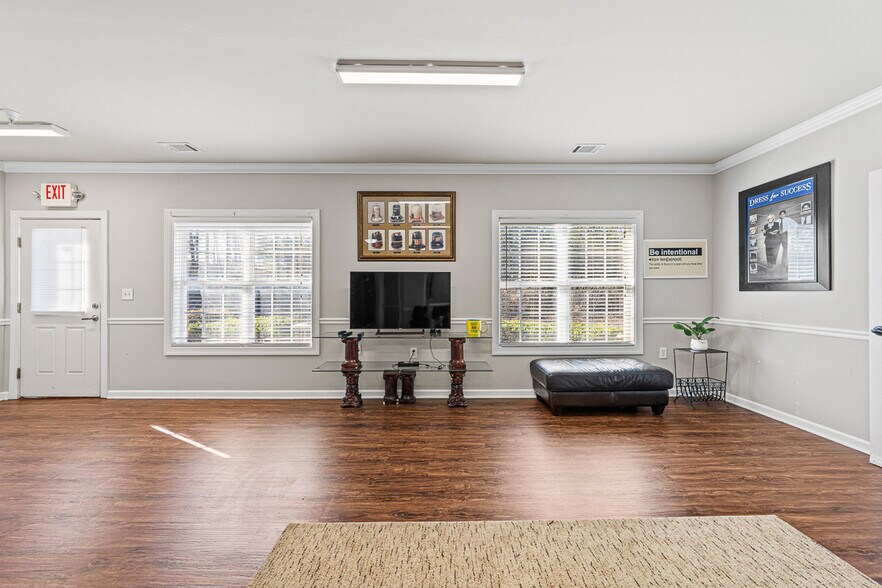 More Photos Of 3459 Acworth Due West Rd NW, Acworth Office For Sale