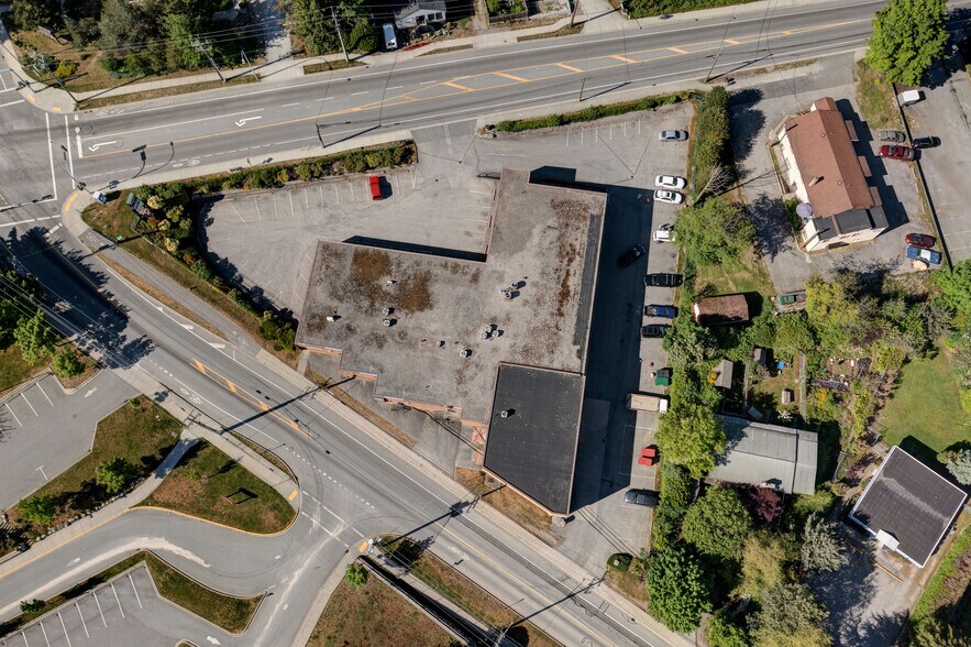 More Photos Of 771 Gibsons Way, Gibsons Storefront For Sale