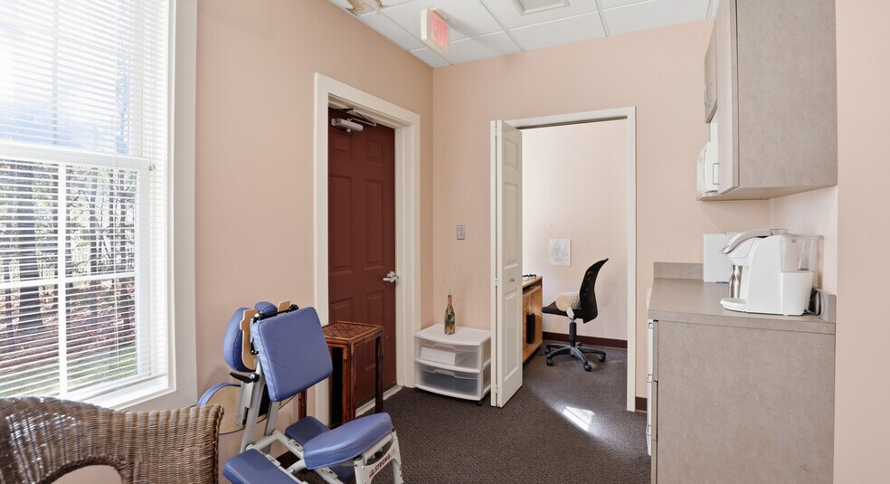 More Photos Of 11535 Nuckols Rd, Glen Allen Office For Sale