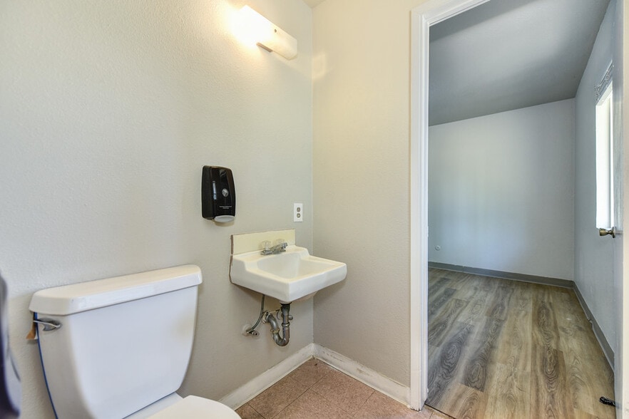 More Photos Of 7710 Sunset Ave, Fair Oaks Assisted Living For Sale