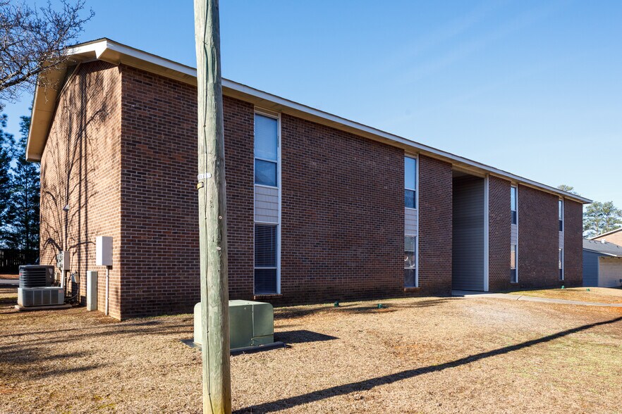 More Photos Of 5870 Century Oaks Dr, Fayetteville Apartments For Sale