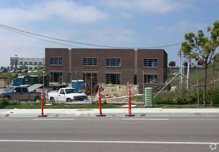 More Photos Of 2540-2546 Gateway Rd, Carlsbad Unknown For Lease