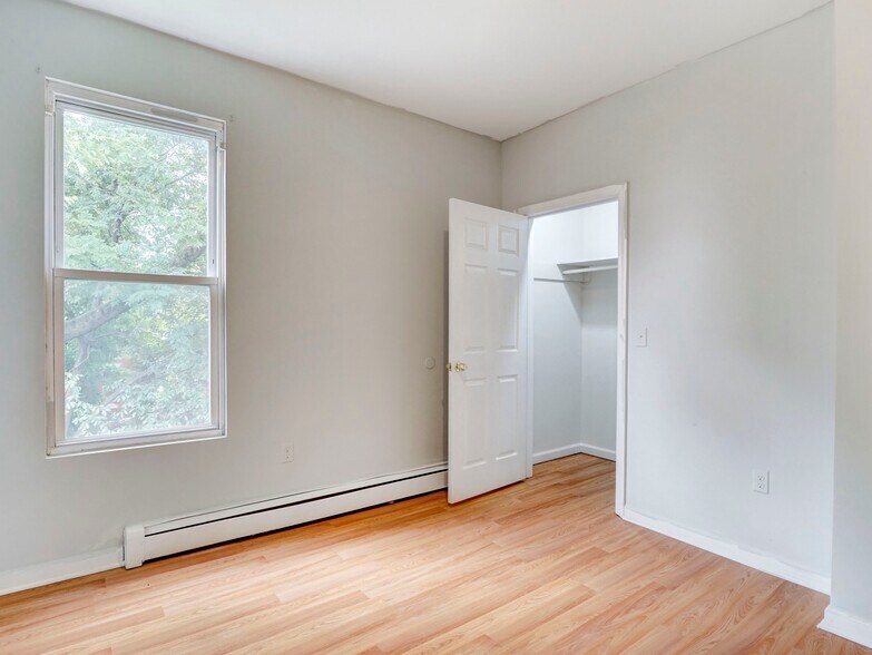 More Photos Of 81 Auburn St, Paterson Apartments For Sale