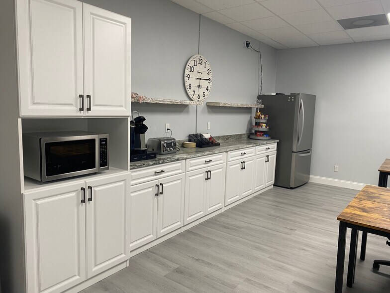 More Photos Of 10935 SE 177th Pl, Summerfield Coworking Space