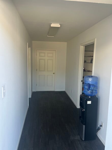 More Photos Of 2012 Last St, Statham Warehouse For Lease