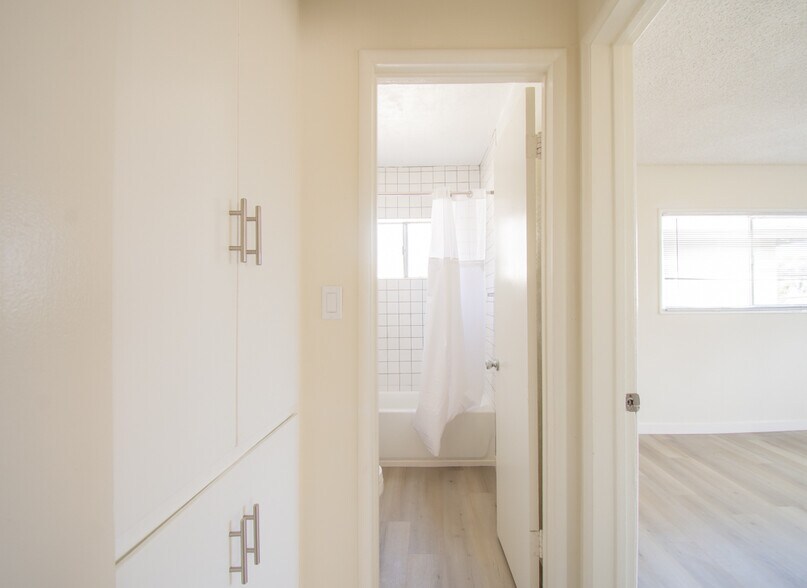 More Photos Of 906 E Imperial Ave, El Segundo Apartments For Sale