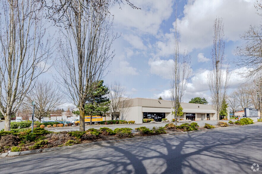 More Photos Of 4215 95th St SW, Lakewood Warehouse For Lease