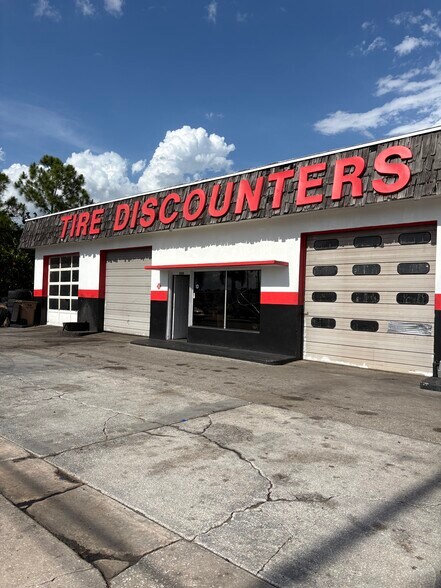 Primary Photo Of 1308 Tamiami Trl, Punta Gorda Auto Repair For Sale