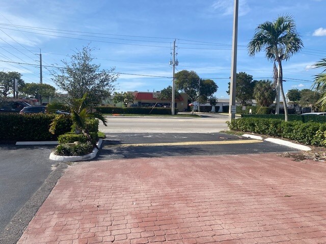 More Photos Of 4400 N Dixie Hwy, Fort Lauderdale Flex For Sale