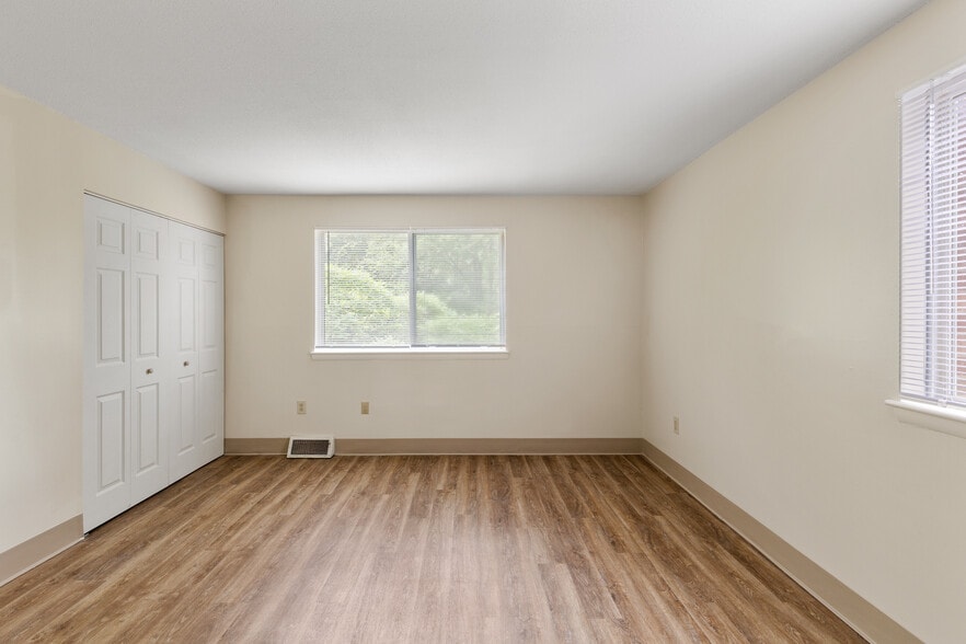 More Photos Of 193-321 Fernbank Rd, Springfield Apartments For Sale