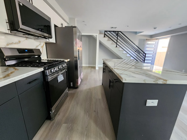 More Photos Of 2223 S Highland Ave, Los Angeles Apartments For Sale