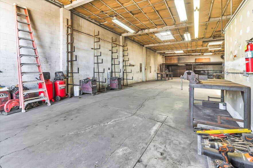 More Photos Of 954 86th Ave, Oakland Manufacturing For Lease