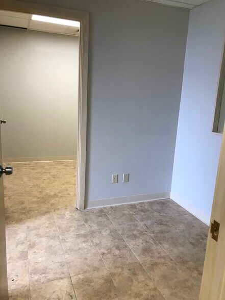 More Photos Of 4520 Oberlin Ave, Lorain Medical For Sale